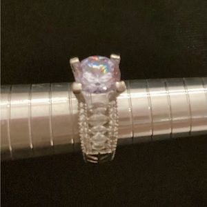 Beautiful cubic zirconia ring beautifully designed, huge middle stone 7 3/4